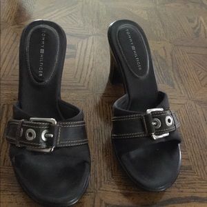 TOMMY HILFIGER brown sandals size 7